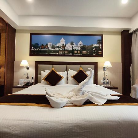 Hotel Rimi International Agartala Kültér fotó