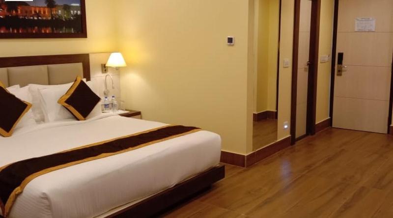 Hotel Rimi International Agartala Kültér fotó
