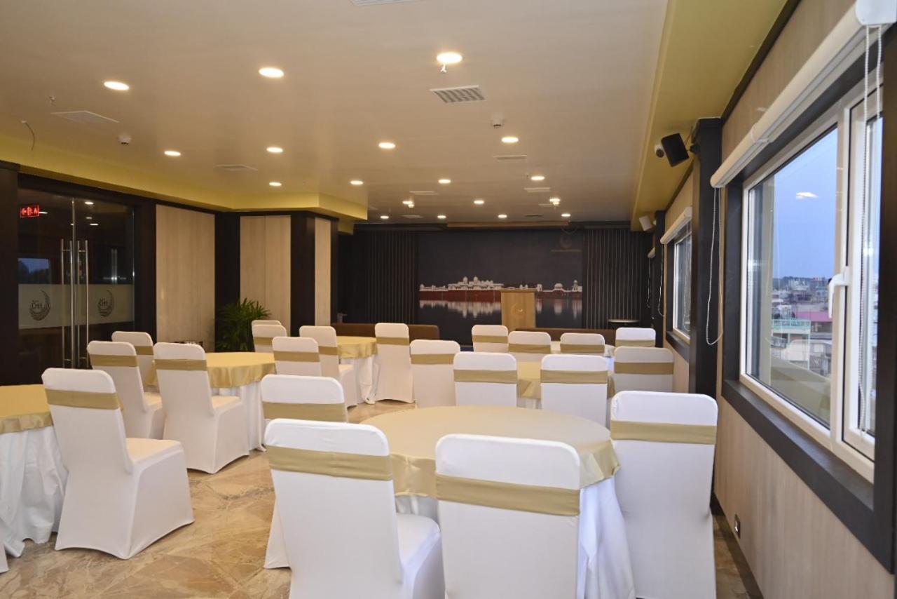 Hotel Rimi International Agartala Kültér fotó