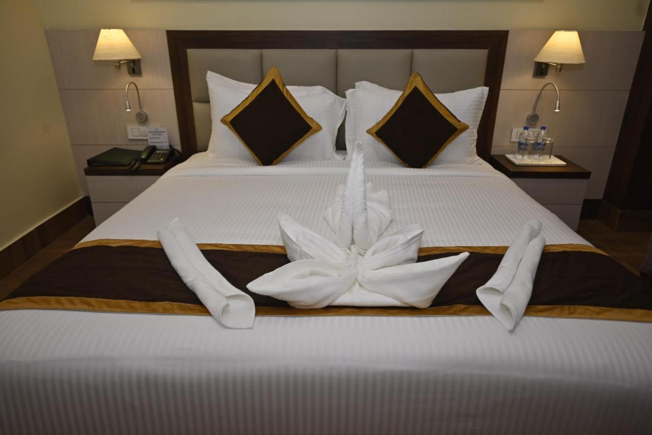 Hotel Rimi International Agartala Kültér fotó