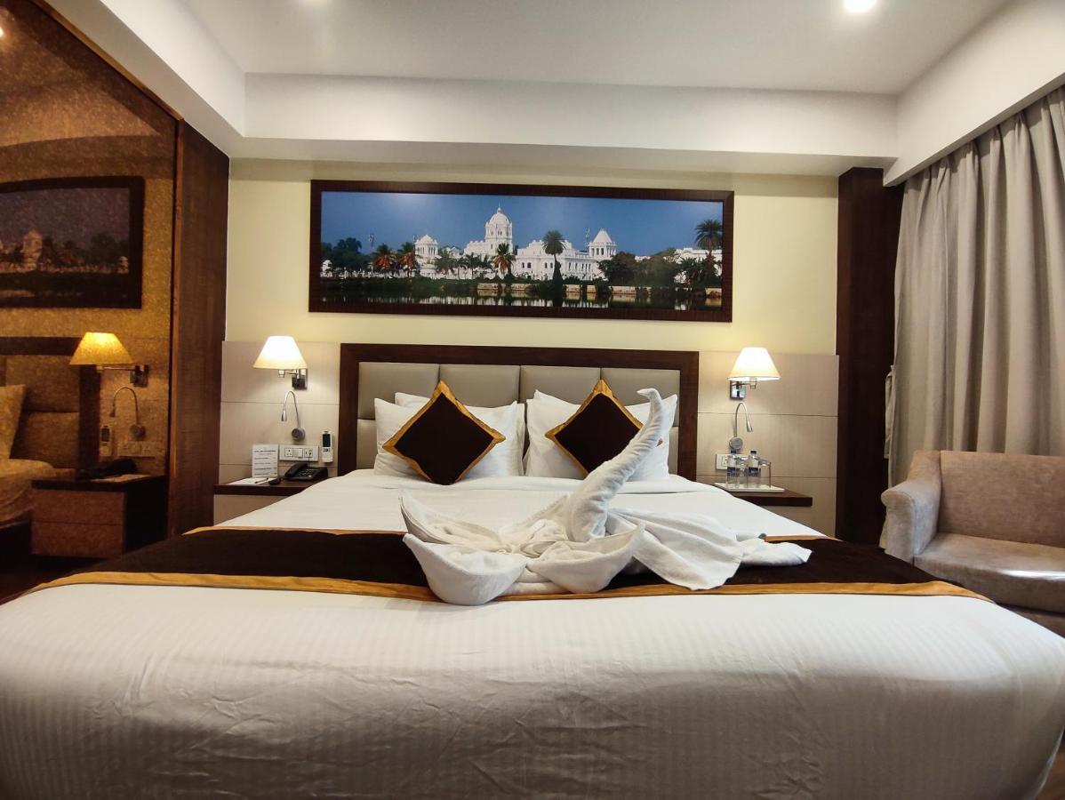 Hotel Rimi International Agartala Kültér fotó