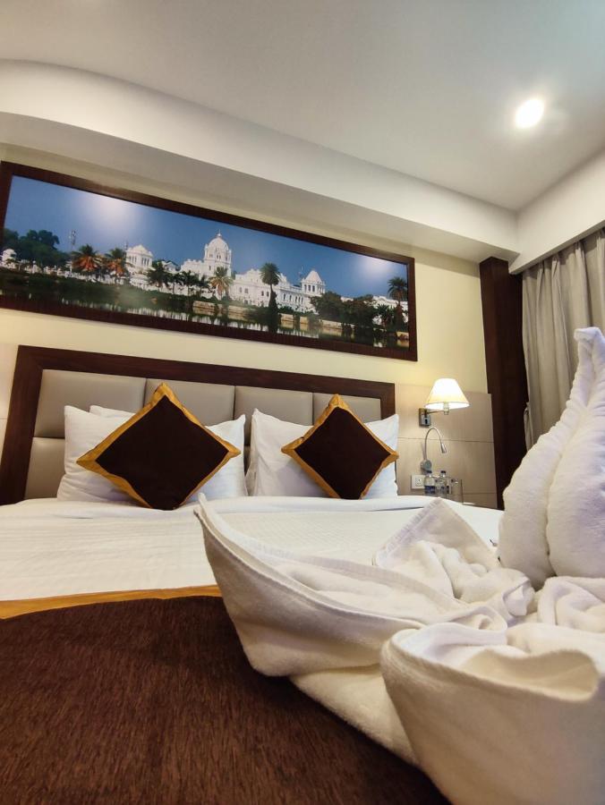 Hotel Rimi International Agartala Kültér fotó