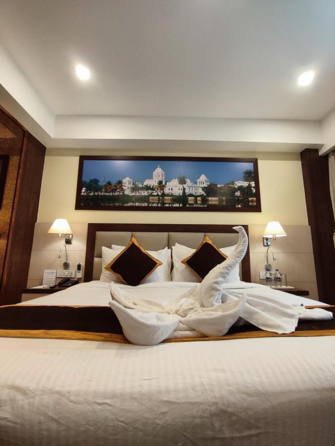 Hotel Rimi International Agartala Kültér fotó