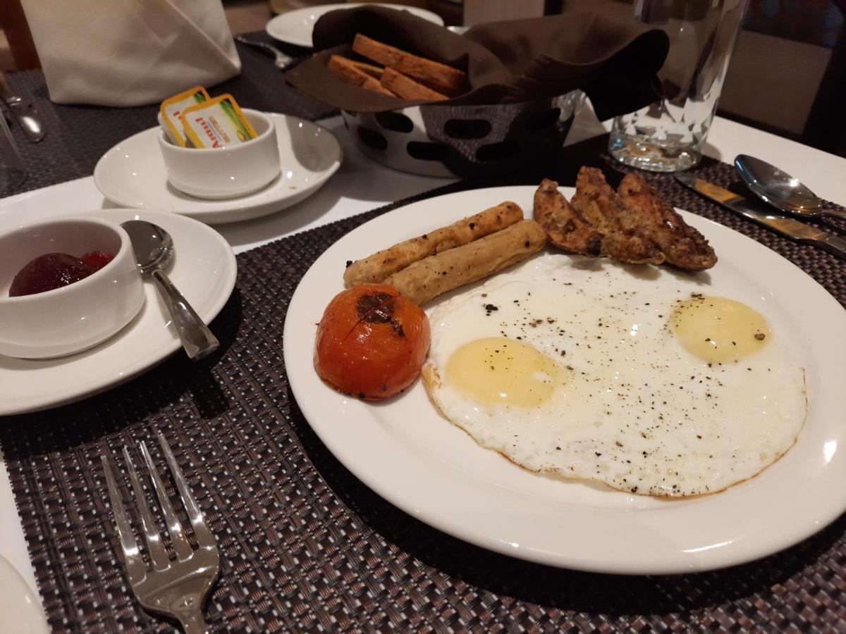 Hotel Rimi International Agartala Kültér fotó