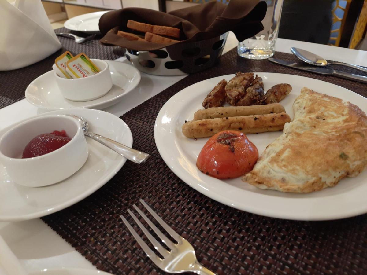 Hotel Rimi International Agartala Kültér fotó