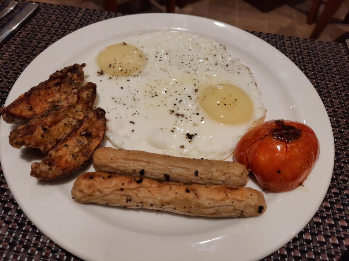 Hotel Rimi International Agartala Kültér fotó
