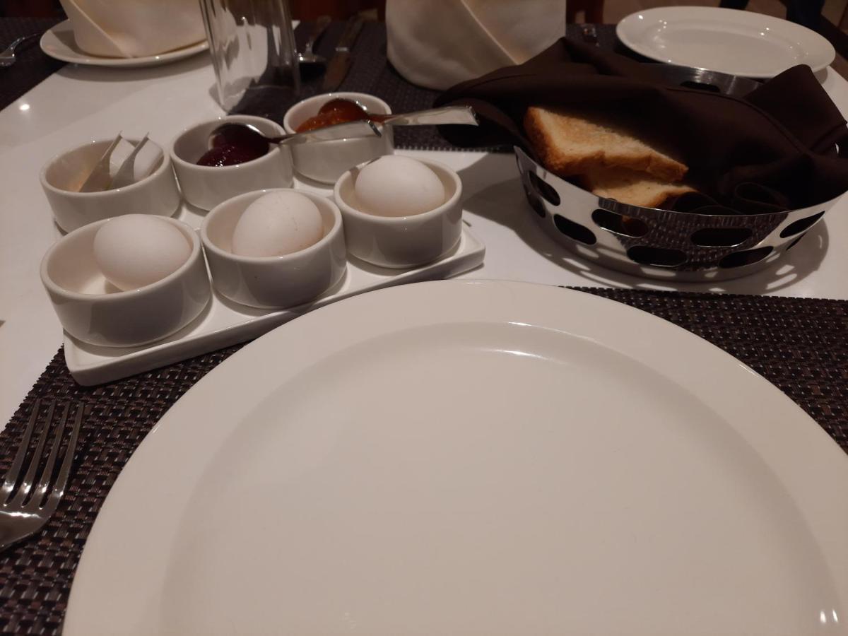 Hotel Rimi International Agartala Kültér fotó