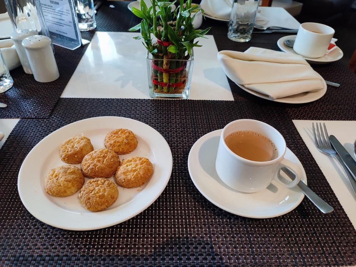 Hotel Rimi International Agartala Kültér fotó